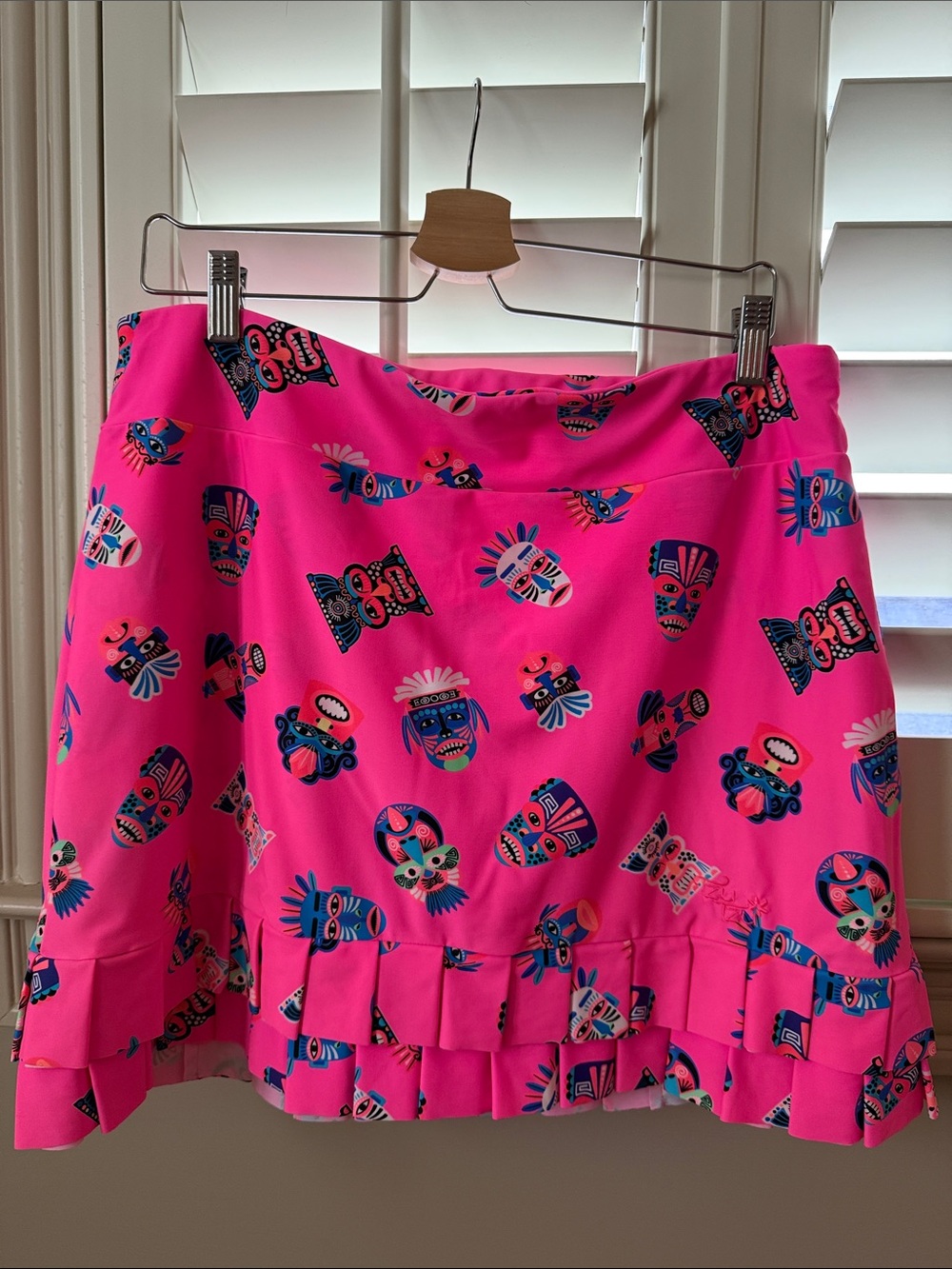 Tzu Tzu Bright Pink Mask-Print Ruffle Skort